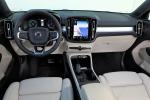 Volvo XC40 D4 Momentum 2017 года (WW)